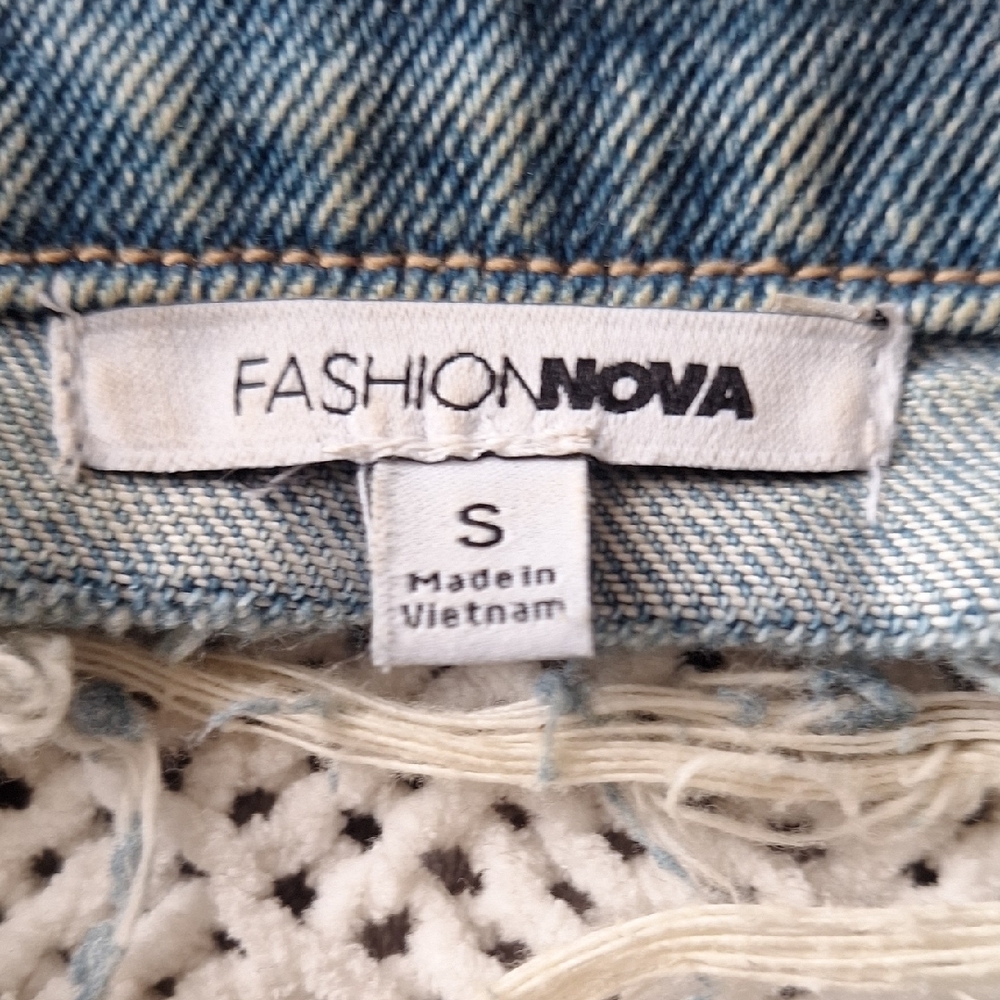 Fashion Nova Blue Denim Jacket Size S - Picture 4 of 4